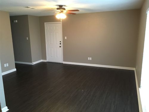 e-141 W Canton St, Palmer, TX, 75152-1257 | Card Image