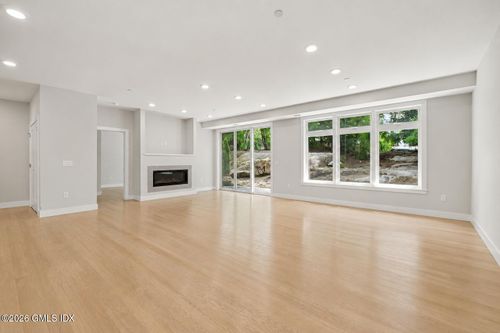 4-56 Old Field Point Rd, Greenwich, CT, 06830-3251 | Card Image