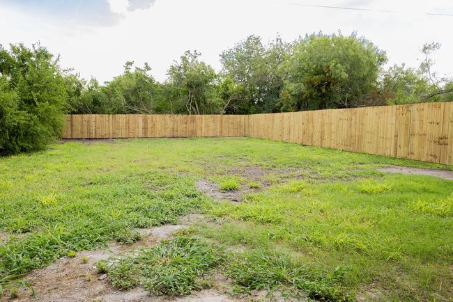 421 Anderson Dr, House other with 3 bedrooms, 2 bathrooms and 2 parking in Alice TX | Image 39