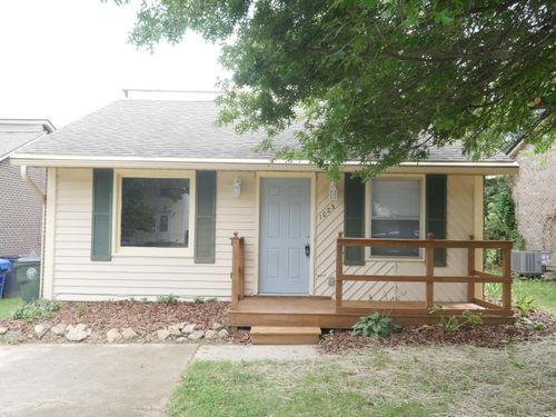 1023 Trent Blvd, Lexington, KY, 40517-3033 | Card Image