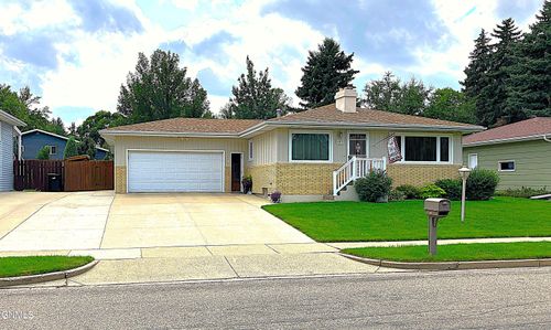 337 Telstar Dr, Bismarck, ND, 58503-0483 | Card Image