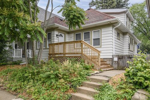3226 N Newhall Street, Milwaukee, WI, 53211 | Card Image