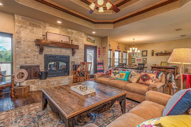 1555 E Blackjack Rd, House other with 5 bedrooms, 4 bathrooms and null parking in Pilot Point TX | Image 9