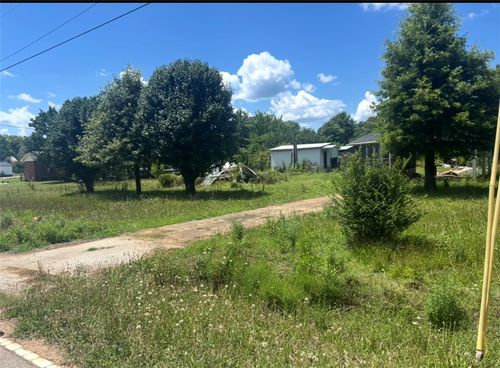 300 Simpson St, Calhoun Falls, SC, 29628-9236 | Card Image