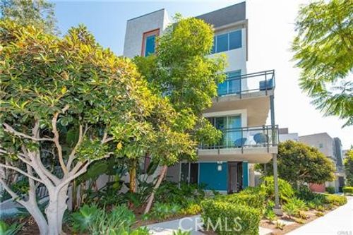 31 Gramercy, Irvine, CA, 92612-0008 | Card Image