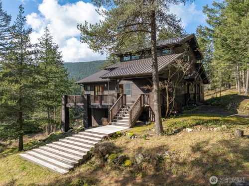 61 Sunrise Bluff Ln, Olga, WA, 98279-5076 | Card Image