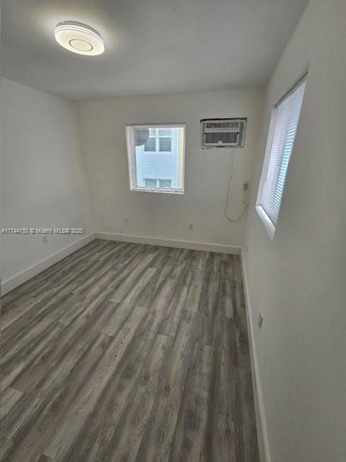apt-12-535 Nw 7th St, North Miami, FL, 33136-3261 | Card Image