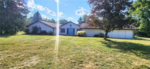 1090 River Road, Hinckley, OH, 44233 | Card Image