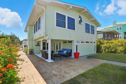 228 Starboard Ave, Rockport, TX, 78382-9406 | Card Image