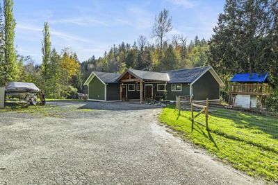 48570 Wincott Rd, House other with 5 bedrooms, 3 bathrooms and 7 parking in Chilliwack BC | Image 2