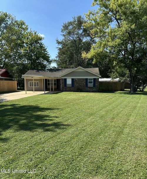 8505 Southaven Cir W, Southaven, MS, 38671-3546 | Card Image