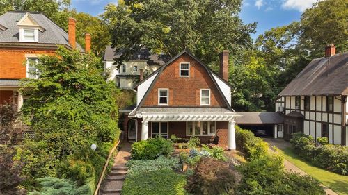 132 Beech St, Pittsburgh, PA, 15218-1402 | Card Image