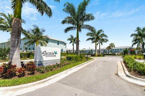 325 Halifax Ln, Stuart, FL, 34994-3601 | Card Image