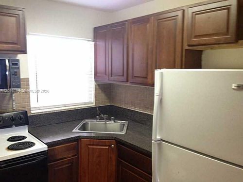 e2-2008 Jackson St, Hollywood, FL, 33020-5053 | Card Image