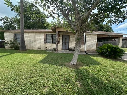 405 S 9th St, Kenedy, TX, 78119-2623 | Card Image