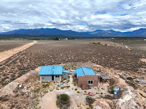 620 Tune Dr, Arroyo Hondo, NM, 87513-8056 | Card Image