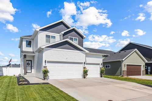 1338 27th Ave W, West Fargo, ND, 58078-8561 | Card Image