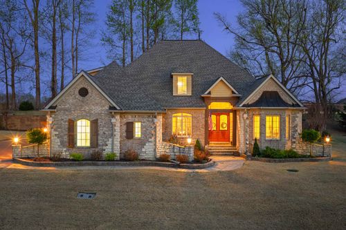 104 Lochmeade Dr, Atoka, TN, 38004-7943 | Card Image