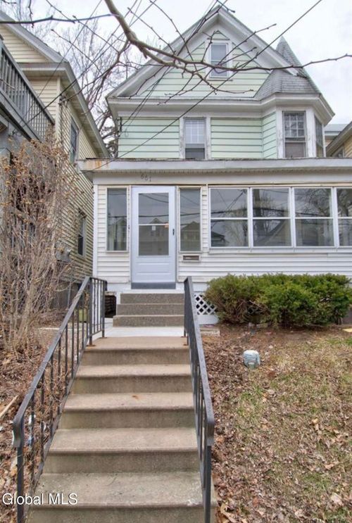 661 Myrtle Ave, Albany, NY, 12208-3332 | Card Image
