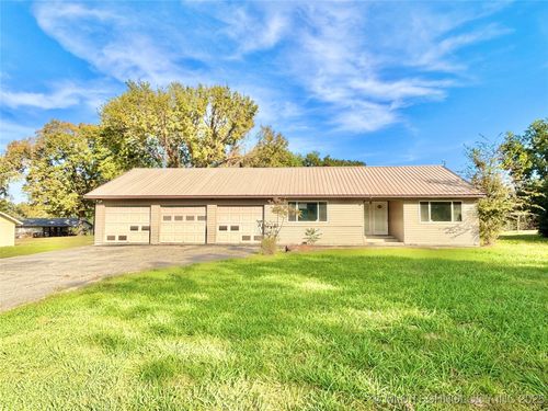 113 N T 200 St, Stigler, OK, 74462-2697 | Card Image