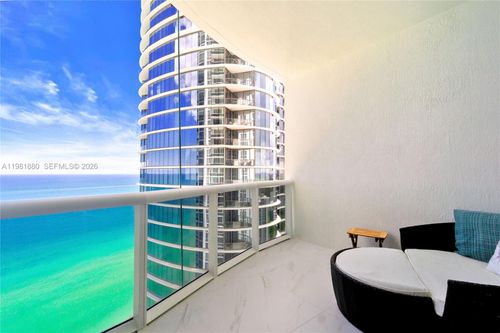 2606-15811 Collins Ave, Sunny Isles Beach, FL, 33160-4188 | Card Image