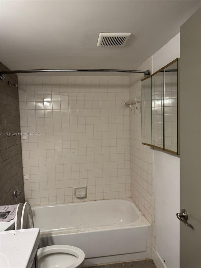 APT-105C - 1401 Sw 134 Th Way, Condo with 2 bedrooms, 2 bathrooms and null parking in Pembroke Pines FL | Image 5