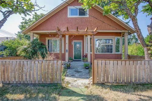 415 Machleary St, Nanaimo, BC, V9R2H1 | Card Image