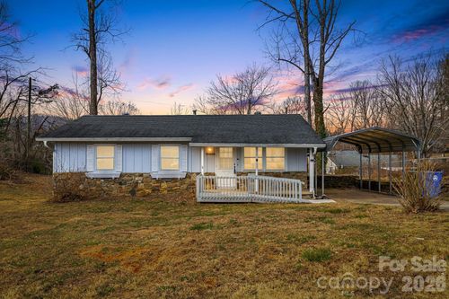 18 Compton Dr, Asheville, NC, 28806-2032 | Card Image
