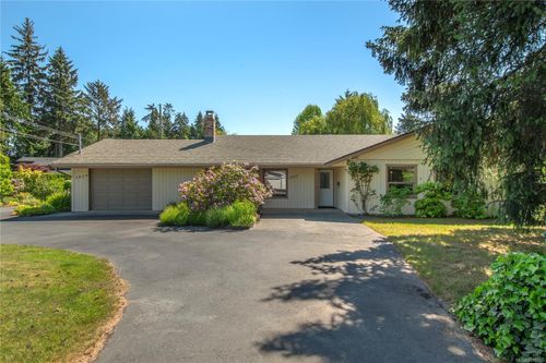 1829 Galerno Rd, Campbell River, BC, V9W5W7 | Card Image