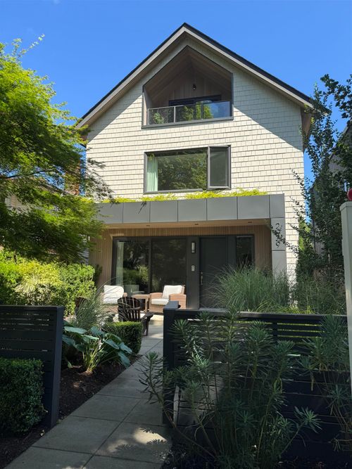 2939 W 15th Ave, Vancouver, BC, V6K3A2 | Card Image
