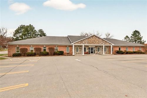 790 Ayrault Rd, Fairport, NY, 14450-8981 | Card Image