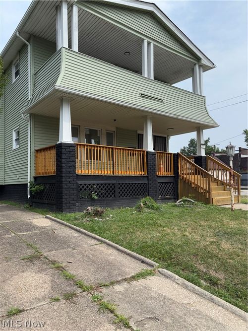 3593 E 131st St, Cleveland, OH, 44120-4524 | Card Image