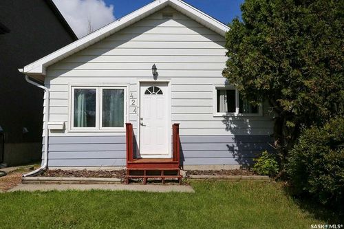 424 Arthur St, Regina, SK, S4R4X4 | Card Image