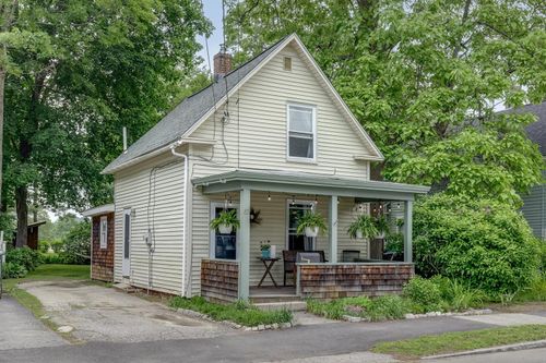 62 S Spring St, Concord, NH, 03301-2427 | Card Image