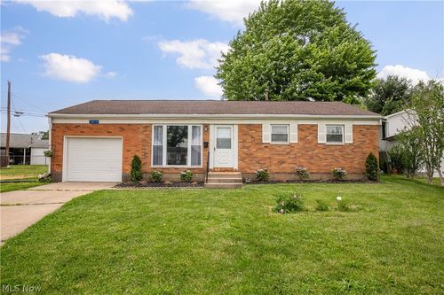 3816 Root Avenue Ne, Canton, OH, 44705 | Card Image