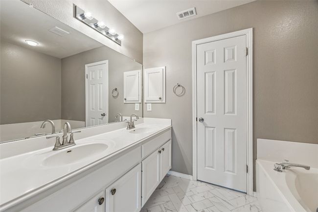 2212 Clover Ridge Dr, House other with 5 bedrooms, 3 bathrooms and 2 parking in Cedar Park TX | Image 11