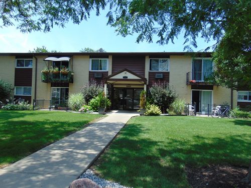 208h-9588 Terrace Pl, Des Plaines, IL, 60016-3995 | Card Image