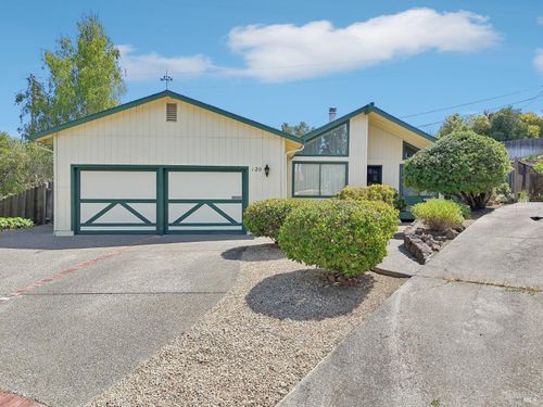 120 Camden Ct, Vallejo, CA, 94591-6629 | Card Image