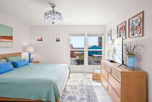 Spacious primary with ocean views! | Image 20