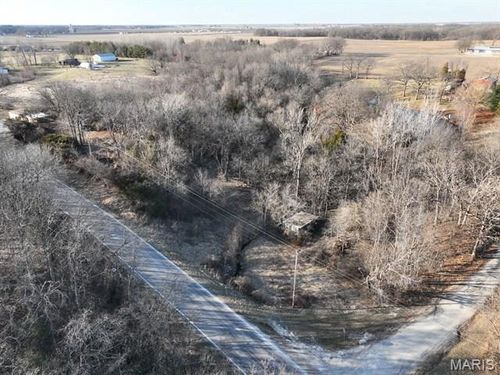 8104 Brighton Bunker Hill Rd, Bunker Hill, IL, 62014-2230 | Card Image