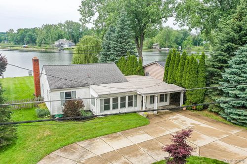4675 Charest Ave, Waterford, MI, 48327-3405 | Card Image