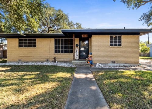 708 Main St, Sinton, TX, 78387-2731 | Card Image