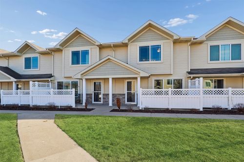 unit-28105-8601 Westown Pkwy, West Des Moines, IA, 50266-1677 | Card Image