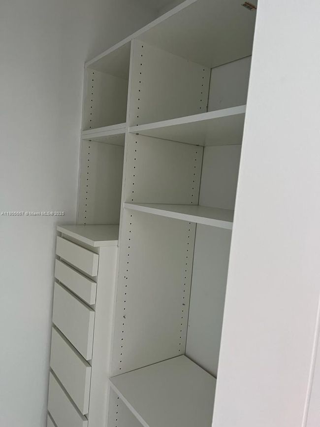APT-1622 - 7601 E Treasure Dr, Condo with 2 bedrooms, 2 bathrooms and null parking in North Bay Village FL | Image 39