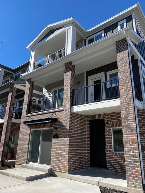 28 Rio Grand Ave, Farmington, UT, 84025-2183 | Card Image