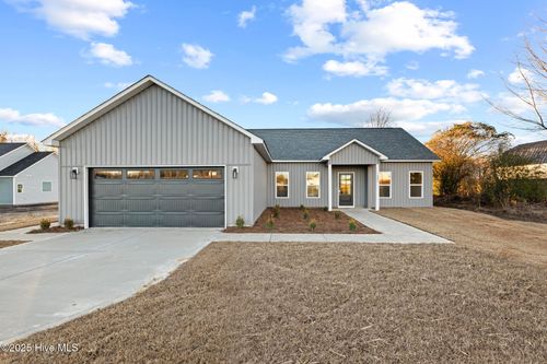 404 Wade Dr, Richlands, NC, 28574 | Card Image