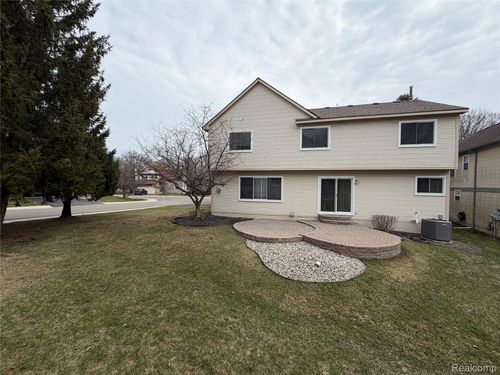 24789 Toddy Ln, Farmington Hills, MI, 48335-2075 | Card Image