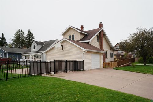 1000 Macarthur Ave, Ashland, WI, 54806-2909 | Card Image