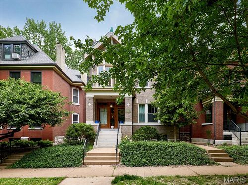 3863 Utah Pl, Saint Louis, MO, 63116-4832 | Card Image