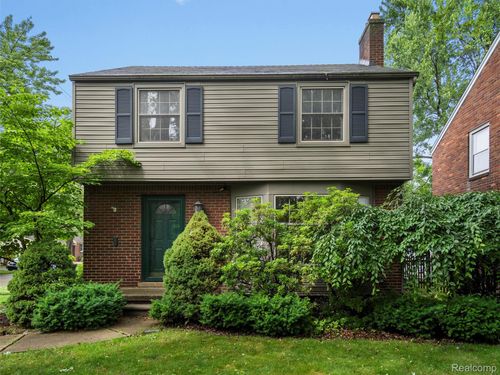 1930 Kenmore Dr, Grosse Pointe Woods, MI, 48236-1983 | Card Image